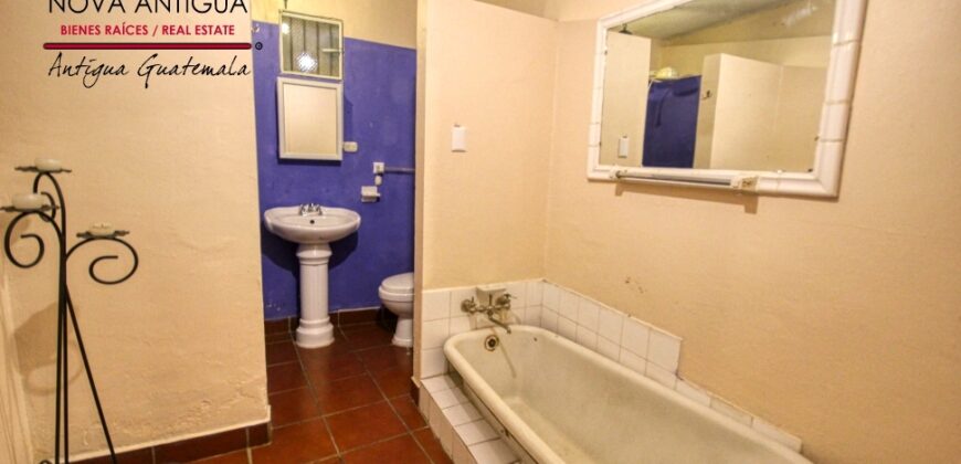 A4213 – Hermosa casa amueblada en el Centro de Antigua