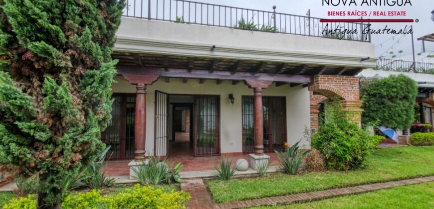 D264 – House 4 rooms without furniture