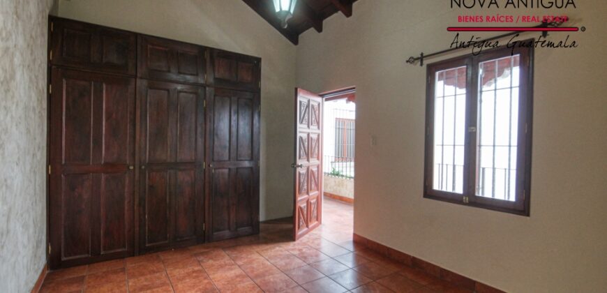 D264 – Casa 4 habitaciones sin muebles