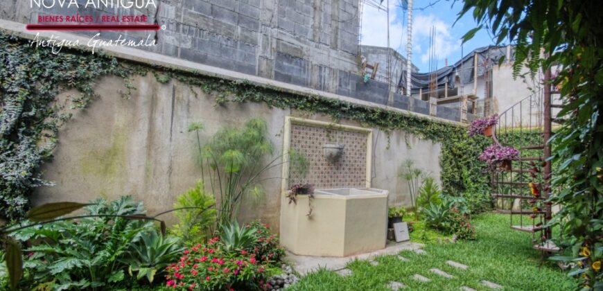 I473 – Bonita casa amueblada en residencial