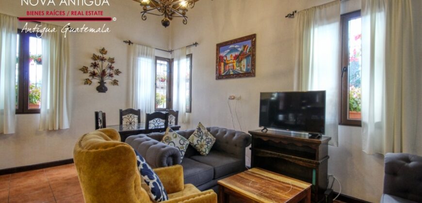 I473 – Bonita casa amueblada en residencial