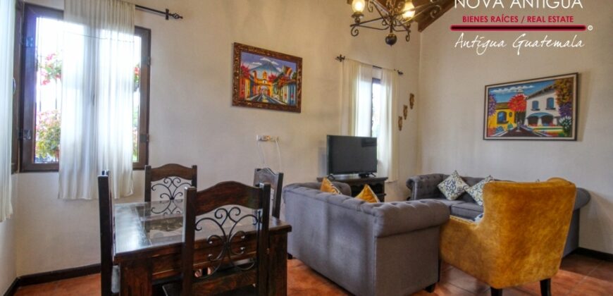 I473 – Bonita casa amueblada en residencial