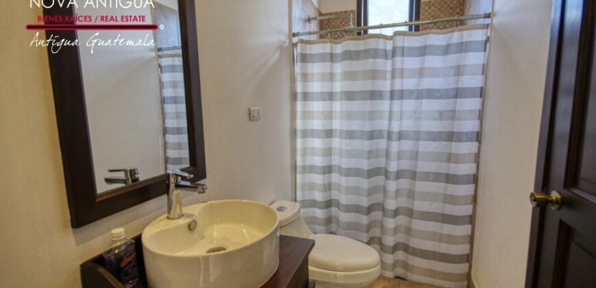 I473 – Beautiful furnished house in residential area