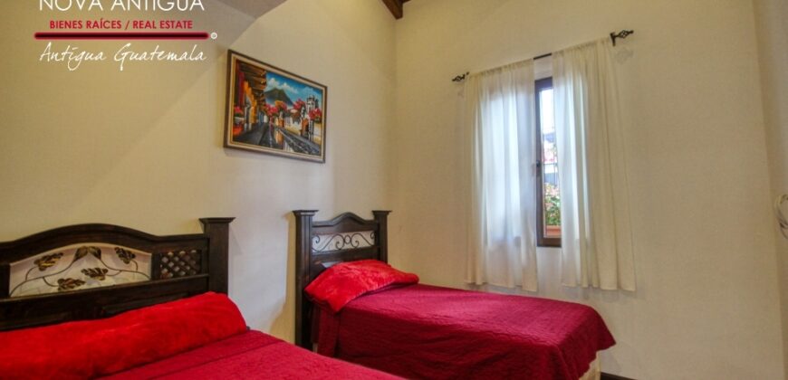 I473 – Beautiful furnished house in residential area