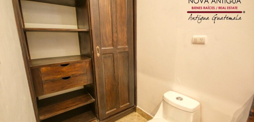 I473 – Bonita casa amueblada en residencial