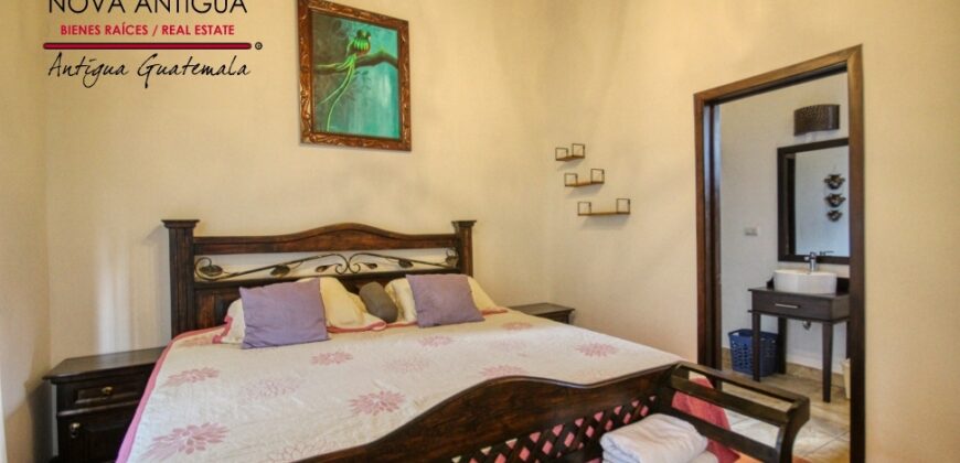 I473 – Bonita casa amueblada en residencial