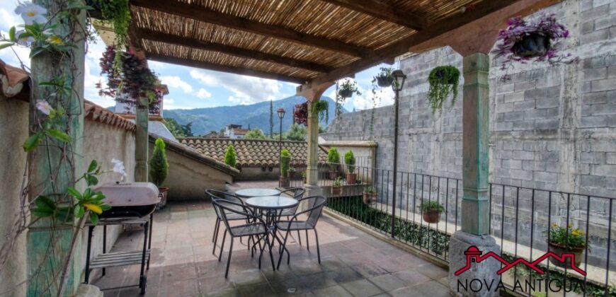 I473 – Bonita casa amueblada en residencial