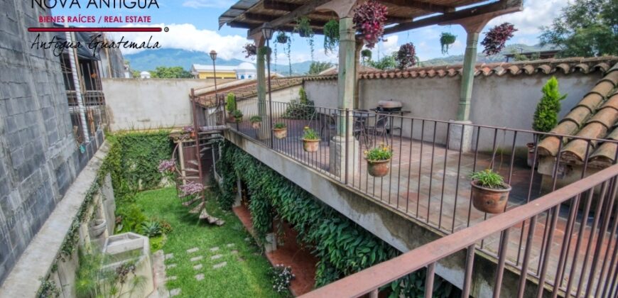 I473 – Beautiful furnished house in residential area