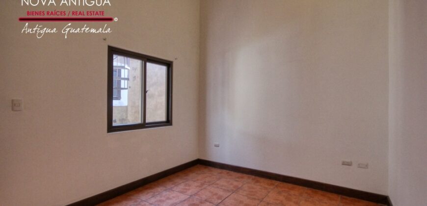 I474 – Casa sin muebles en renta en San Pedro las Huertas