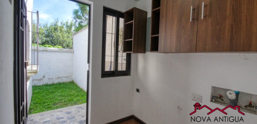 I476 – Apartameto con muebles en condominio