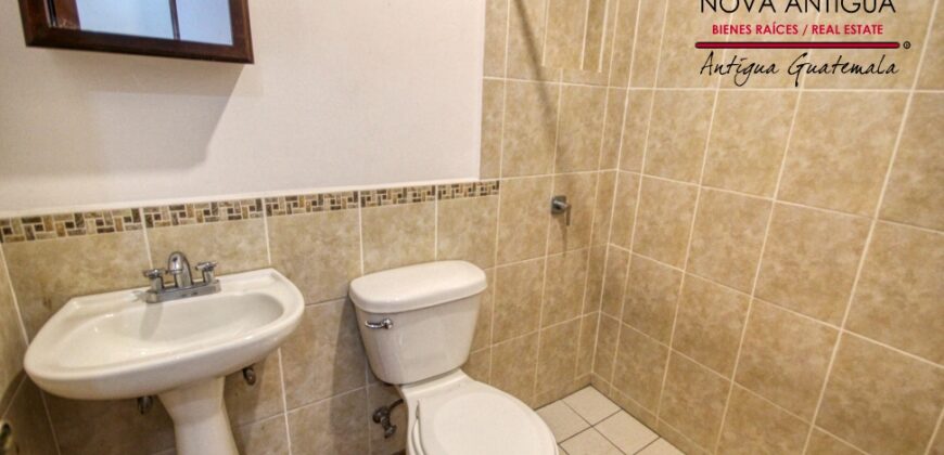 I476 – Apartameto con muebles en condominio