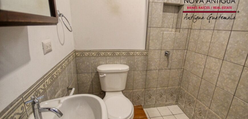 I476 – Apartameto con muebles en condominio