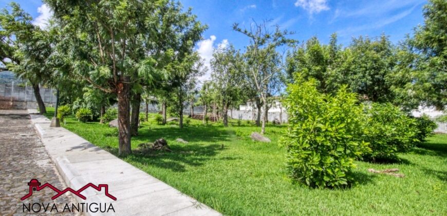 I479 – Completely flat land for sale