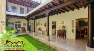A4214 – Beautiful property within walking distance of the Center of Antigua G.