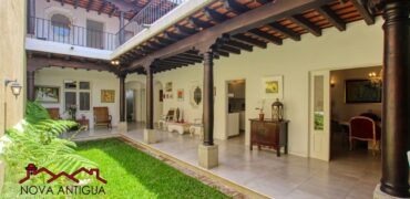 A4214 – Beautiful property within walking distance of the Center of Antigua G.
