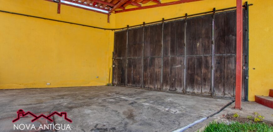 G259 – Casa para vivienda o uso comercial, vía principal a San Felipe de Jesús