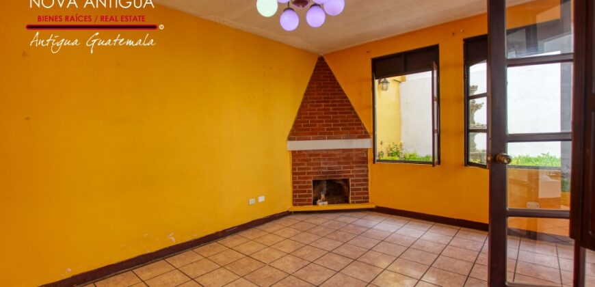 G259 – Casa para vivienda o uso comercial, vía principal a San Felipe de Jesús