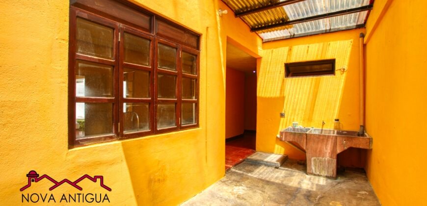 G259 – Casa para vivienda o uso comercial, vía principal a San Felipe de Jesús