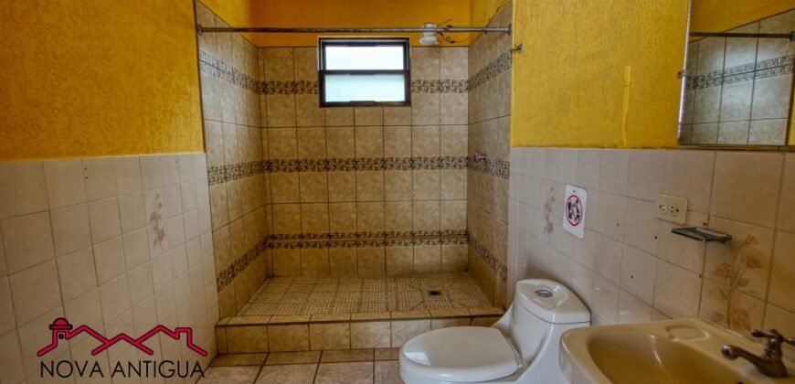 G259 – Casa para vivienda o uso comercial, vía principal a San Felipe de Jesús