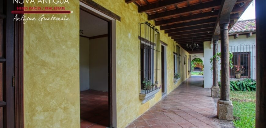 C4017 – Unfurnished house with large garden