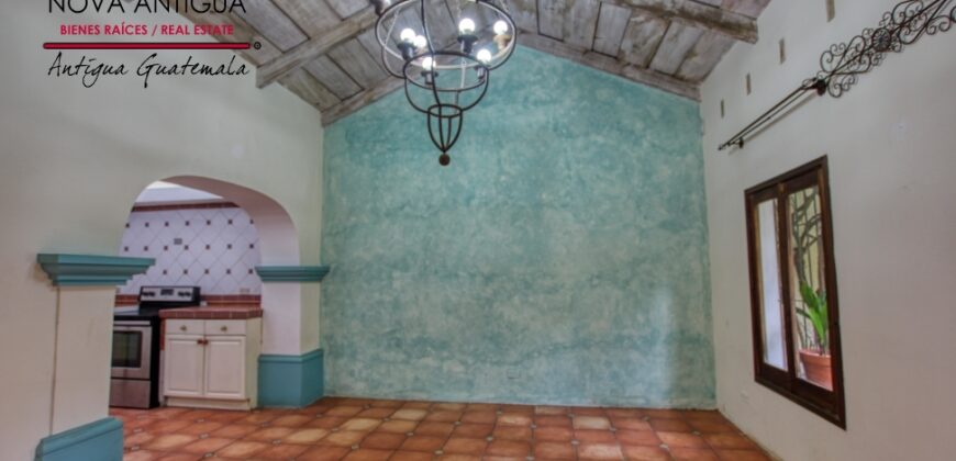 C4017 – Unfurnished house with large garden