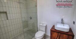 J528 – Casa en venta en Villas de Santiago