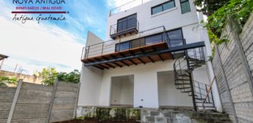 J528 – House for sale in Villas de Santiago