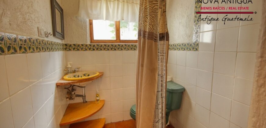 J529 – Bonita casa en Villas de Santiago