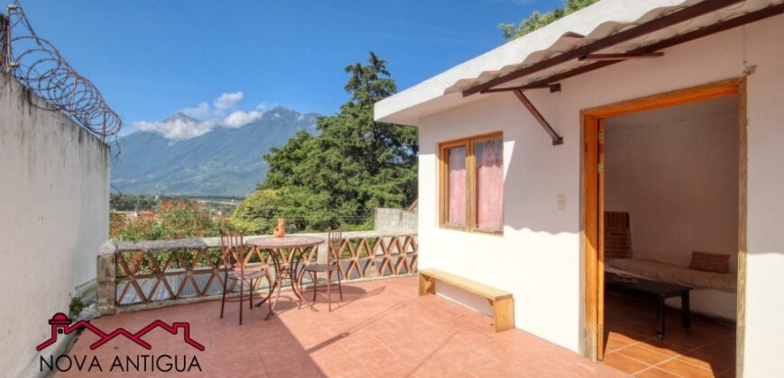 J529 – Bonita casa en Villas de Santiago