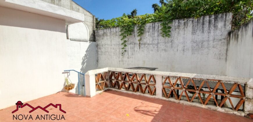 J529 – Nice house in Villas de Santiago