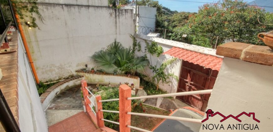 J529 – Bonita casa en Villas de Santiago