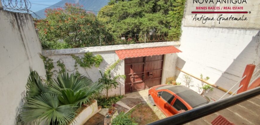 J529 – Nice house in Villas de Santiago