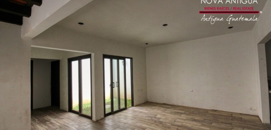 N43 – Beautiful 3 Apartment Complex for Sale