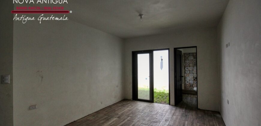 N43 – Beautiful 3 Apartment Complex for Sale