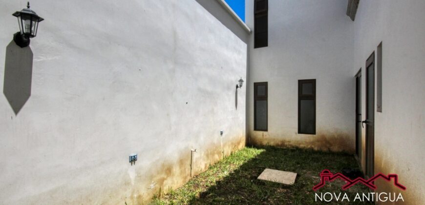 N43 – Beautiful 3 Apartment Complex for Sale