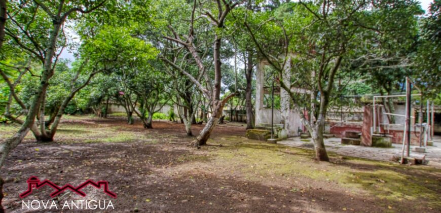 G42 – Terreno en el area de San Felipe de Jesus