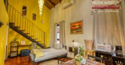 A4219 – House in the center of Antigua Guatemala