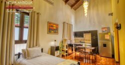 A4219 – House in the center of Antigua Guatemala
