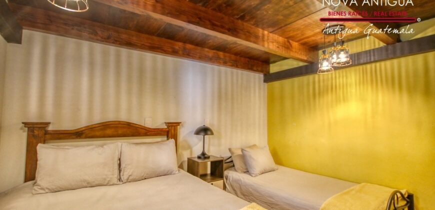 A4219 – House in the center of Antigua Guatemala