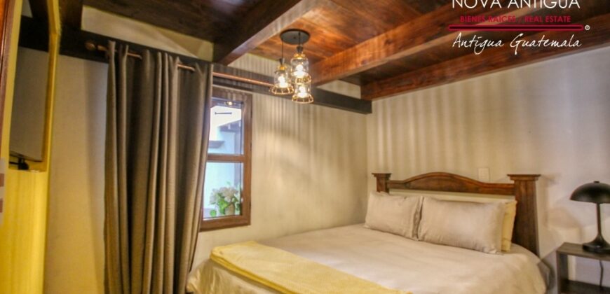 A4219 – House in the center of Antigua Guatemala