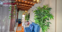 A4219 – House in the center of Antigua Guatemala