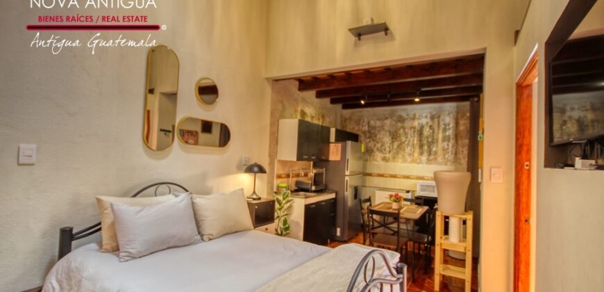 A4219 – House in the center of Antigua Guatemala