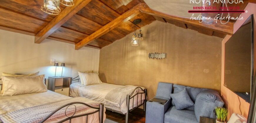 A4219 – House in the center of Antigua Guatemala