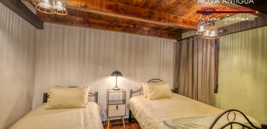 A4219 – House in the center of Antigua Guatemala