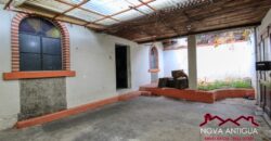 A4219 – House in the center of Antigua Guatemala