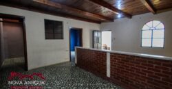 A4219 – House in the center of Antigua Guatemala