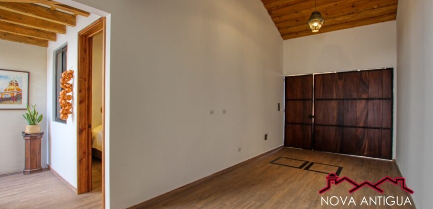 H109 – Hermoso townhouse en el area de San Pedro el Alto