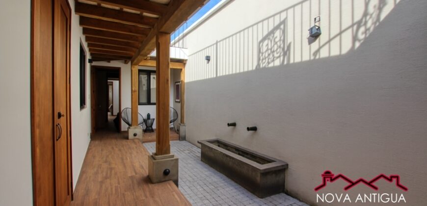 H109 – Hermoso townhouse en el area de San Pedro el Alto