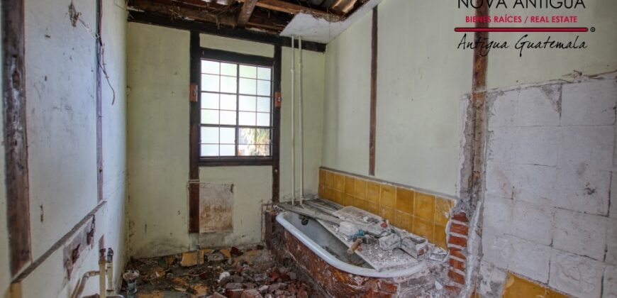 A4220 – Local for rent in Antigua Guatemala