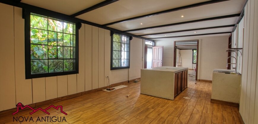 A4223 – Apartamento sin muebles en el centro de Antigua